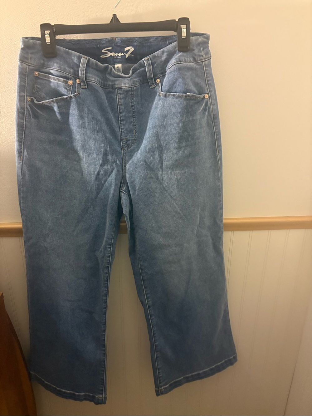 Seven7 Womens Size 12 Cropped Jeans Light Wash Straight Leg Denim Capri Pants